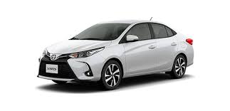 Toyota Yaris 4 puertas AT o similar